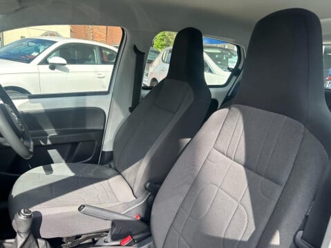 Volkswagen Up 1.0 Move up! Hatchback 5dr Petrol Manual Euro 5 (60 ps) IDEAL 1ST CAR!! 21