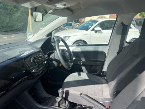 Volkswagen Up 1.0 Move up! Hatchback 5dr Petrol Manual Euro 5 (60 ps) IDEAL 1ST CAR!! 22
