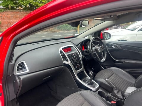 Vauxhall Astra GTC 1.4i Turbo SRi Coupe 3dr Petrol Manual Euro 6 (s/s) (140 ps) 19