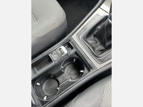 Volkswagen Golf 1.6 SE TDI BLUEMOTION TECHNOLOGY 5d 103 BHP 9