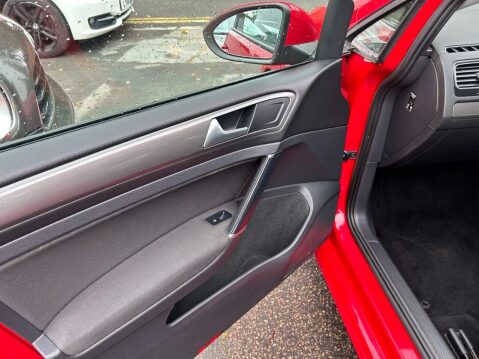 Volkswagen Golf 1.6 SE TDI BLUEMOTION TECHNOLOGY 5d 103 BHP 22