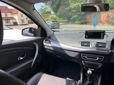 Renault Megane 1.5 dCi ENERGY Dynamique TomTom Hatchback 5dr Diesel Manual Euro 5 (s/s) (1 19