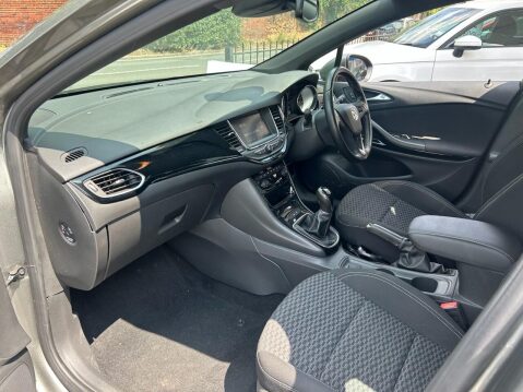 Vauxhall Astra 1.4i SRi Hatchback 5dr Petrol Manual Euro 6 (100 ps) 25