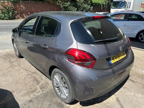 Peugeot 208 1.2 PureTech Allure Hatchback 5dr Petrol Manual Euro 6 (s/s) (82 ps) FULL M 6