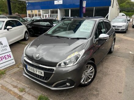 Peugeot 208 1.2 PureTech Allure Hatchback 5dr Petrol Manual Euro 6 (s/s) (82 ps) FULL M