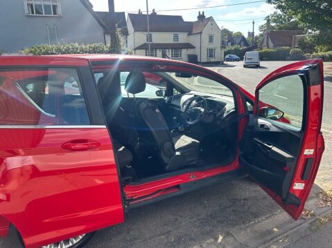 Ford B-Max 1.0T EcoBoost Titanium MPV 5dr Petrol Manual Euro 5 (100 ps) LOVELY LITTLE 11