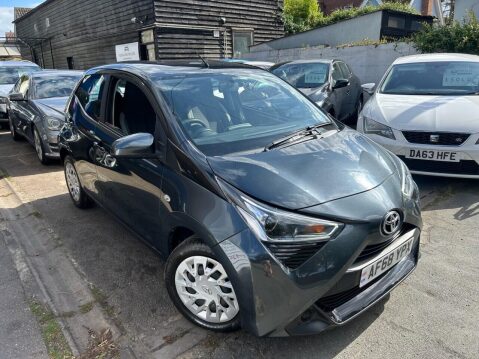 Toyota Aygo 1.0 VVT-i x-play Hatchback 5dr Petrol Manual Euro 6 (71 ps) IMMACULATE COND 31