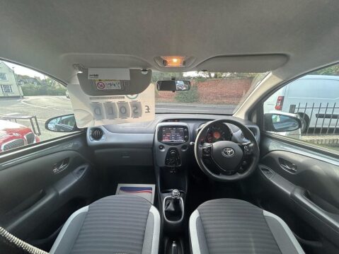 Toyota Aygo 1.0 VVT-i x-play Hatchback 5dr Petrol Manual Euro 6 (71 ps) IMMACULATE COND 15