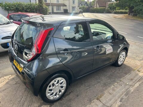 Toyota Aygo 1.0 VVT-i x-play Hatchback 5dr Petrol Manual Euro 6 (71 ps) IMMACULATE COND 2