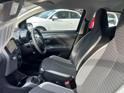 Toyota Aygo 1.0 VVT-i x-play Hatchback 5dr Petrol Manual Euro 6 (71 ps) IMMACULATE COND 20
