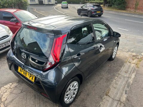 Toyota Aygo 1.0 VVT-i x-play Hatchback 5dr Petrol Manual Euro 6 (71 ps) IMMACULATE COND 29