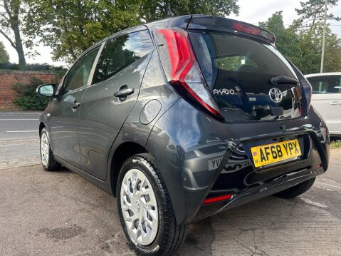 Toyota Aygo 1.0 VVT-i x-play Hatchback 5dr Petrol Manual Euro 6 (71 ps) IMMACULATE COND 27