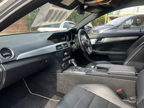 Mercedes-Benz C Class 2.1 C250 CDI BlueEfficiency AMG Sport Coupe 2dr Diesel G-Tronic+ Euro 5 (s/ 21