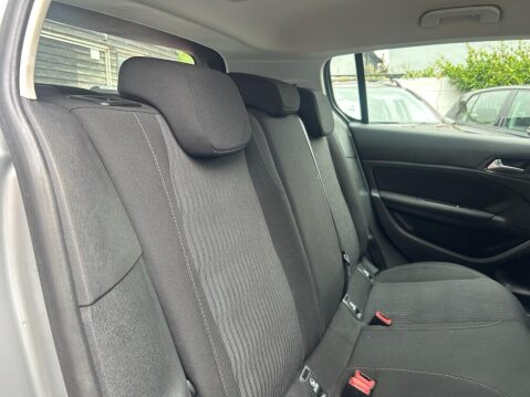 Peugeot 308 1.6 BlueHDi Active Hatchback 5dr Diesel Manual Euro 6 (s/s) (120 ps) ABSOLU 17