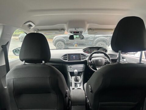 Peugeot 308 1.6 BlueHDi Active Hatchback 5dr Diesel Manual Euro 6 (s/s) (120 ps) ABSOLU 9