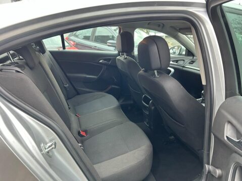 Vauxhall Insignia 1.6 CDTi ecoFLEX Design Hatchback 5dr Diesel Manual Euro 6 (s/s) (136 ps) B 15