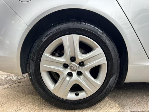 Vauxhall Insignia 1.6 CDTi ecoFLEX Design Hatchback 5dr Diesel Manual Euro 6 (s/s) (136 ps) B 20