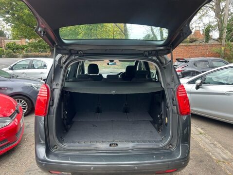 Peugeot 5008 1.6 HDi Active MPV 5dr Diesel Manual Euro 5 (112 ps) LOW MILEAGE & FSH!! 7