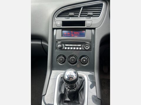 Peugeot 5008 1.6 HDi Active MPV 5dr Diesel Manual Euro 5 (112 ps) LOW MILEAGE & FSH!! 11