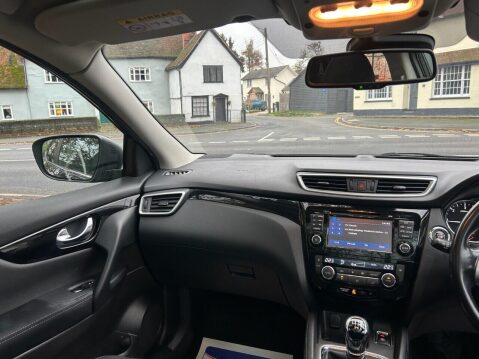 Nissan Qashqai 1.5 dCi n-tec+ SUV 5dr Diesel Manual 2WD Euro 6 (s/s) (110 ps) FULL PANORAM 17
