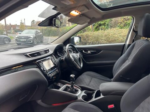 Nissan Qashqai 1.5 dCi n-tec+ SUV 5dr Diesel Manual 2WD Euro 6 (s/s) (110 ps) FULL PANORAM 21