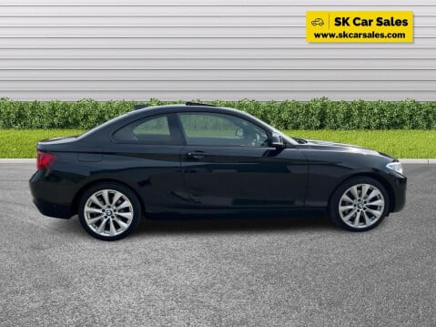 BMW 2 Series 2.0 220i Luxury Auto Euro 6 (s/s) 2dr 3