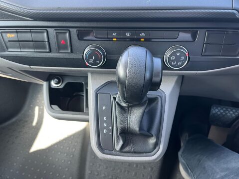 Volkswagen Transporter Shuttle 2.0 TDI S DSG SWB Euro 6 (s/s) 5dr 15