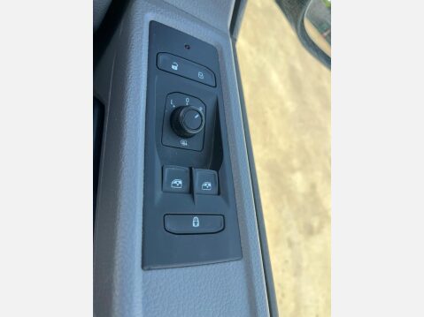 Volkswagen Transporter Shuttle 2.0 TDI S DSG SWB Euro 6 (s/s) 5dr 19