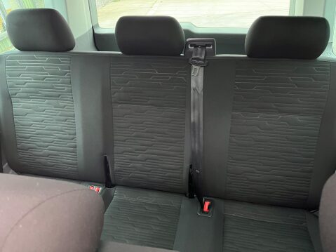 Volkswagen Transporter Shuttle 2.0 TDI SE DSG LWB Euro 6 (s/s) 5dr 10