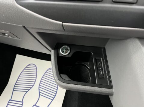 Volkswagen Transporter Shuttle 2.0 TDI SE DSG LWB Euro 6 (s/s) 5dr 19