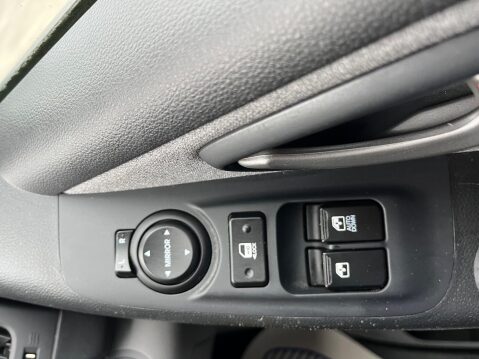 Hyundai I800 2.5 CRDi SE Euro 6 5dr 17