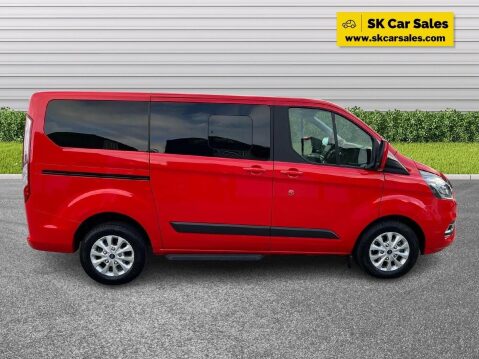 Ford Tourneo Custom 2.0 320 EcoBlue Zetec Minibus Double Cab 5dr Diesel Auto L1 Euro 6 (s/s) (1 3