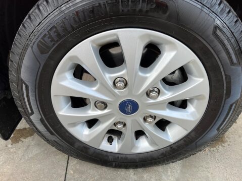 Ford Tourneo Custom 2.0 320 EcoBlue Zetec Minibus Double Cab 5dr Diesel Auto L1 Euro 6 (s/s) (1 19