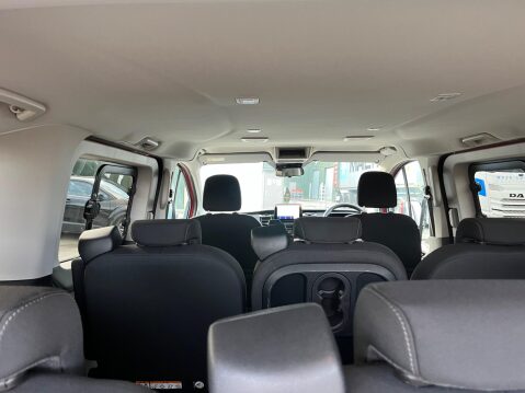 Ford Tourneo Custom 2.0 320 EcoBlue Zetec Minibus Double Cab 5dr Diesel Auto L1 Euro 6 (s/s) (1 7