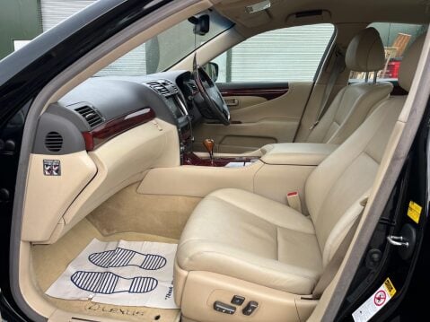 Lexus LS 5.0 600h V8 CVT 4WD Euro 5 (s/s) 4dr 8