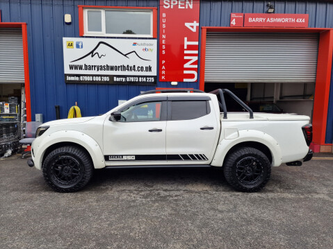 Nissan Navara DCI TREK MINUS 1 4X4 SHR DCB Auto 5