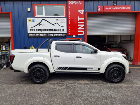 Nissan Navara DCI TREK MINUS 1 4X4 SHR DCB Auto 4
