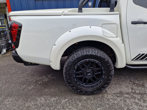 Nissan Navara DCI TREK MINUS 1 4X4 SHR DCB Auto 9