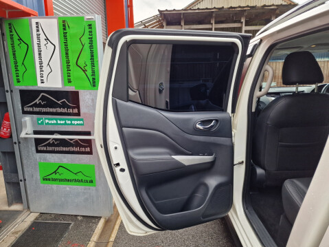 Nissan Navara DCI TREK MINUS 1 4X4 SHR DCB Auto 24