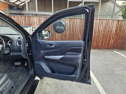 Nissan Navara DCI TEKNA SHR DCB Auto 19