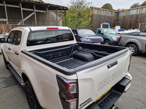 Isuzu D-Max V-CROSS DCB Auto 10
