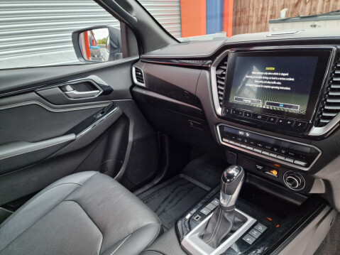 Isuzu D-Max V-CROSS DCB Auto 12