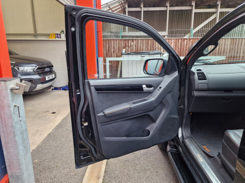 Isuzu D-Max BLADE DCB Auto 21
