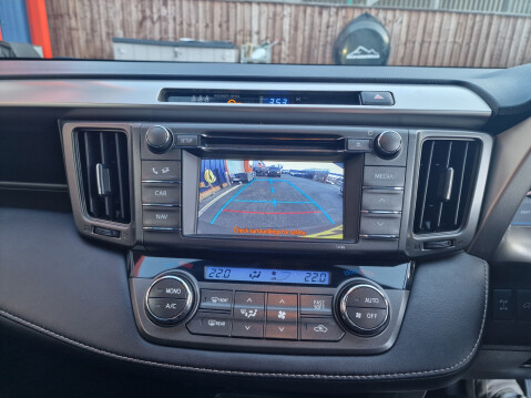 Toyota Rav 4 D-4D ICON Auto 18