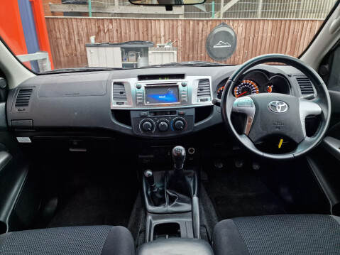 Toyota Hilux ICON 4X4 D-4D DCB 11