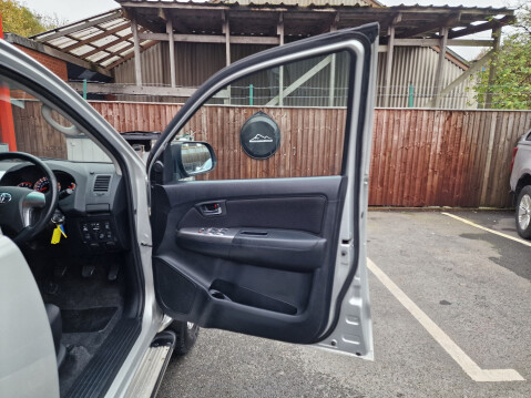 Toyota Hilux ICON 4X4 D-4D DCB 20