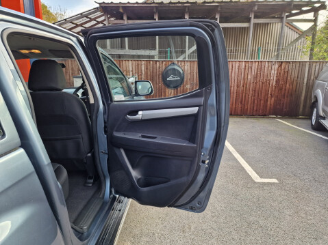 Isuzu D-Max TD YUKON DCB Automatic 19