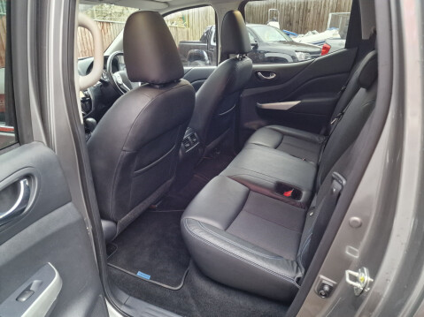 Nissan Navara DCI N-GUARD SHR DCB AUTO 16