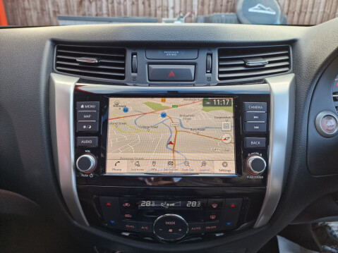 Nissan Navara DCI N-GUARD SHR DCB AUTO 17