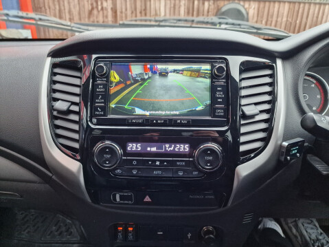 Mitsubishi L200 DI-D 4WD WARRIOR DCB 18